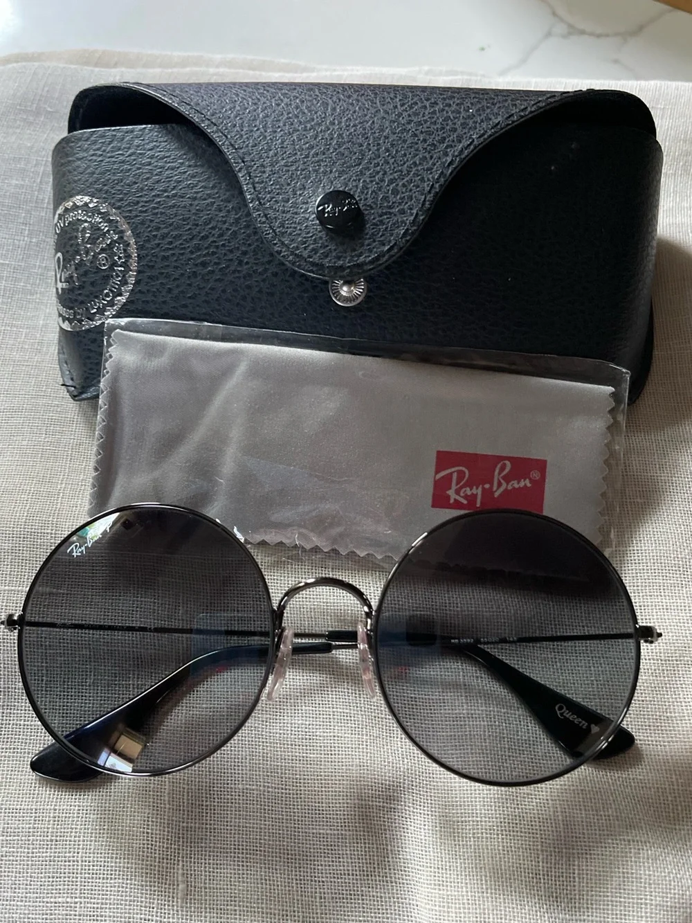 Ray-Ban Round Metal Sunglasses in Black and Gunmetal
